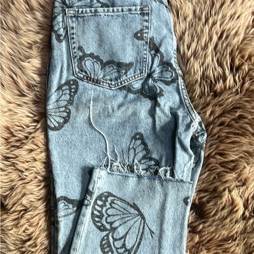 High waisted jeans